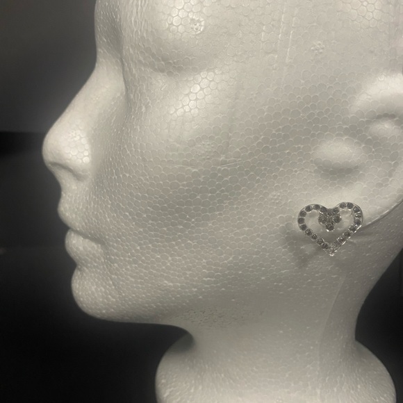 They are resin and rhinestone inspired heart shape earrings lightweight and fun - Picture 3 of 3